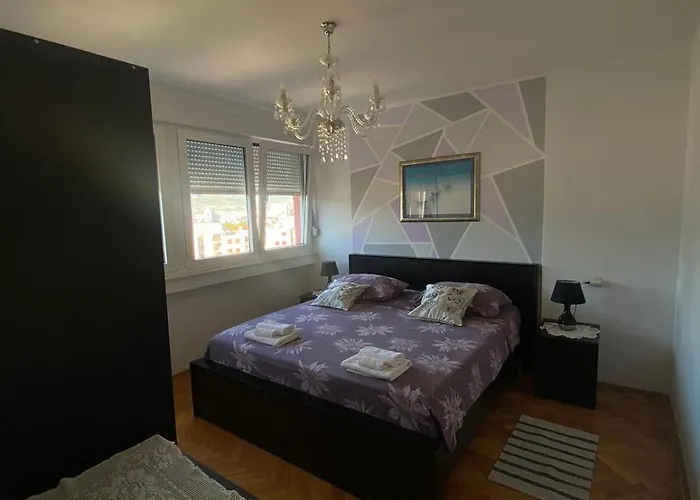 Step 2 Sky Apartment